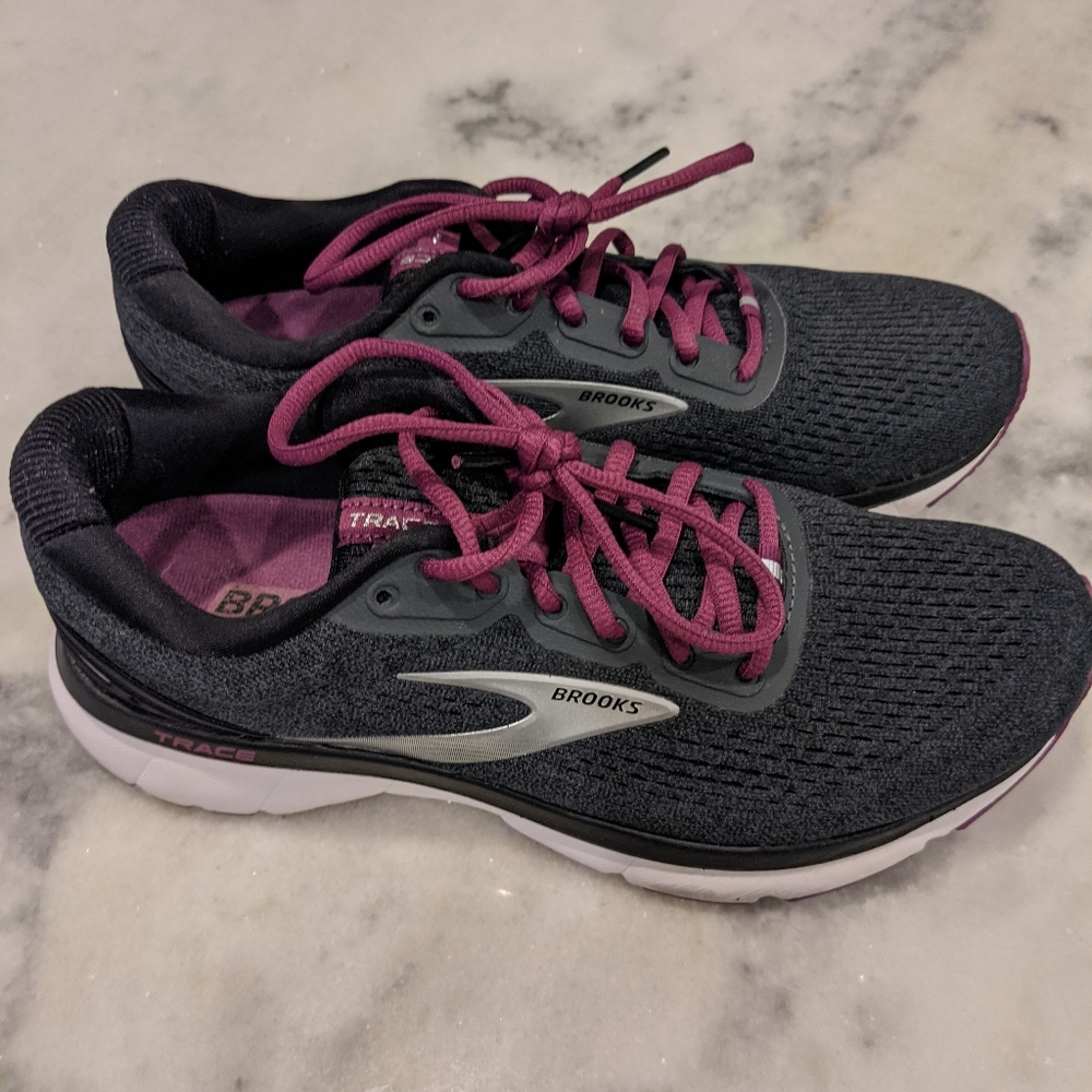 Brooks running shoes women's Trace 9